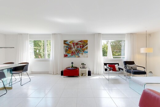 salon avec cloison sèche, drywall, inside property, lumière naturelle, et natural light