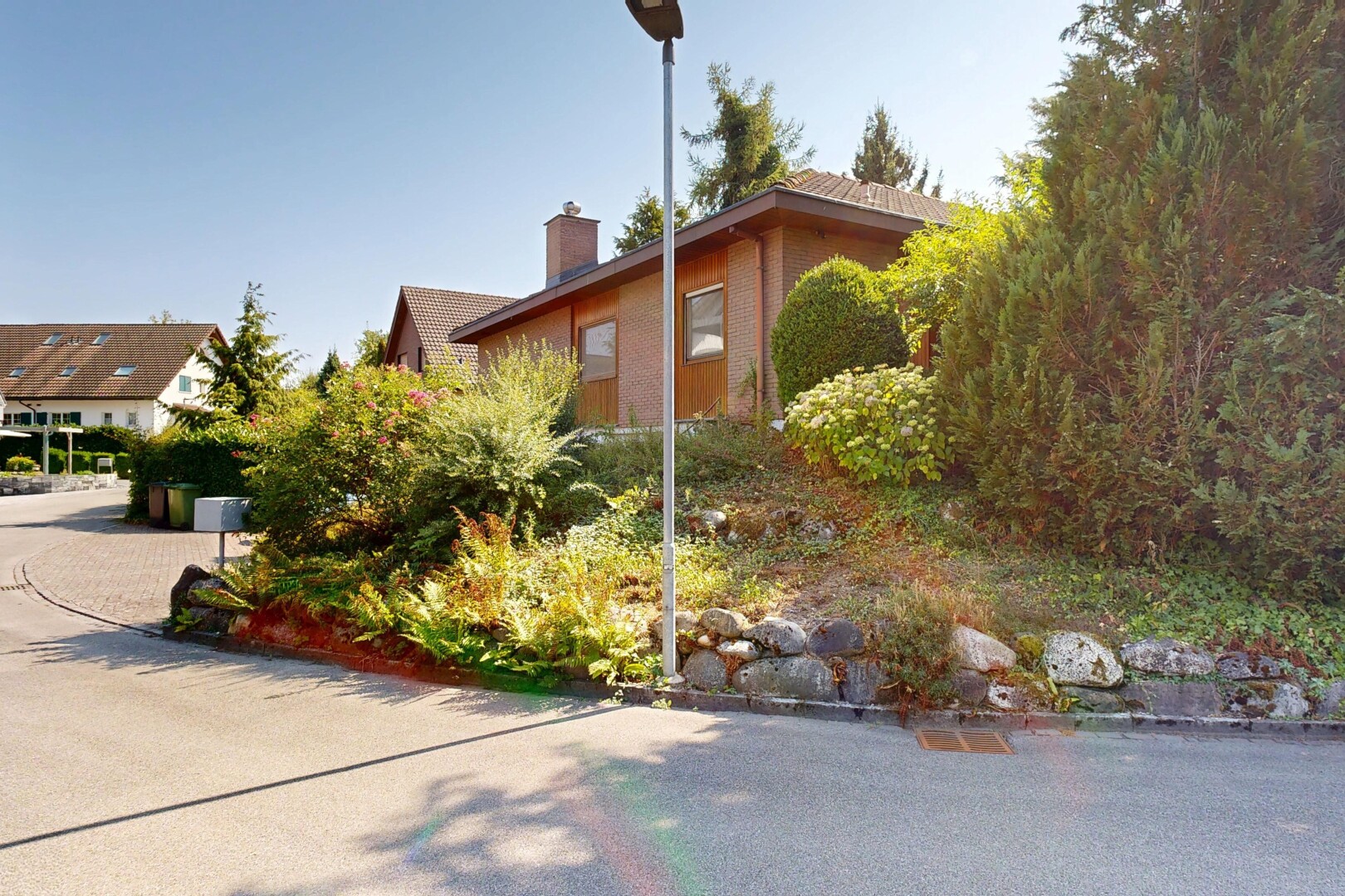 garten mit property visible und day time