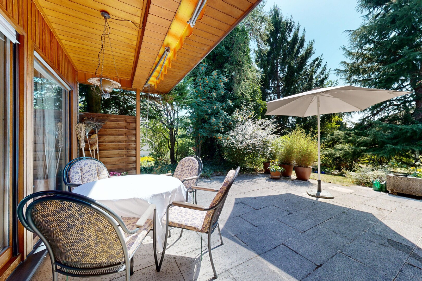 terrasse mit essbereich im freien, terrasse, und from property