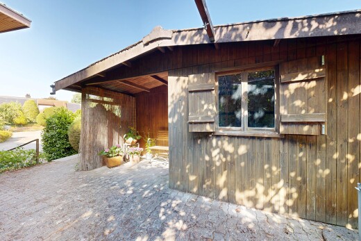 terrasse mit from property, property visible, und day time