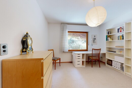 büro mit natürliches licht, drywall, gipskartonwand, inside property, und light floor