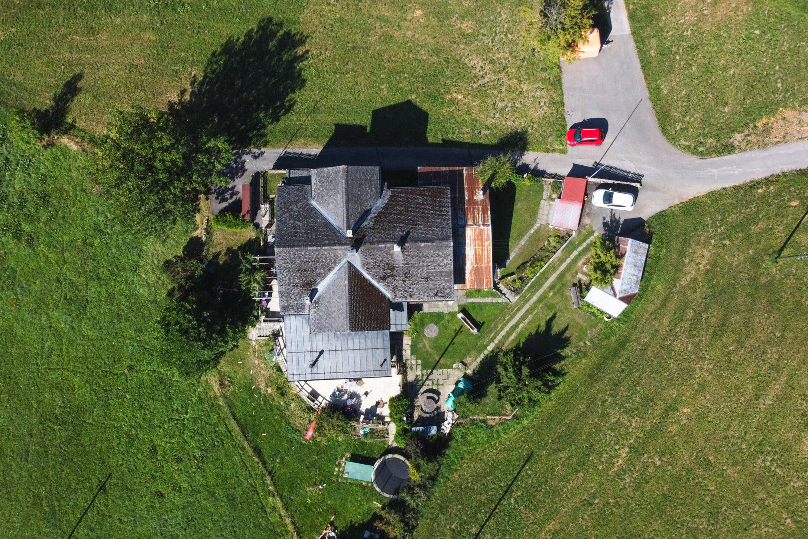 façade avec property visible et puits