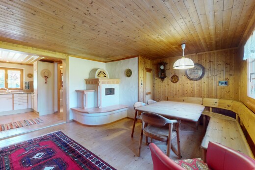 salon / salle à manger avec natural light, lumière naturelle, wood finish floor, sol en finition bois, et inside property