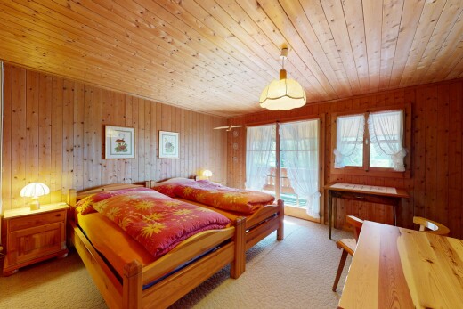 chambre avec lumière naturelle, natural light, inside property, accès à l'extérieur, et moquette