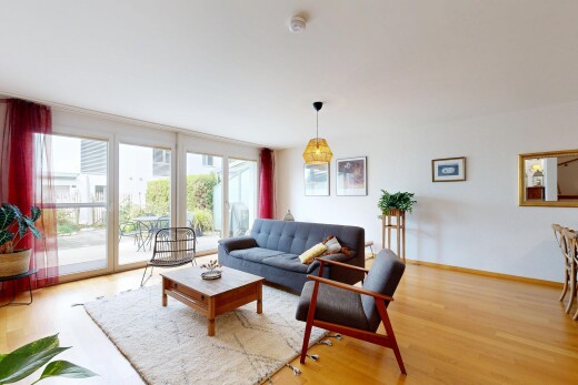 wohnzimmer mit holzfußboden, wood finish floor, inside property, natürliches licht, und natural light