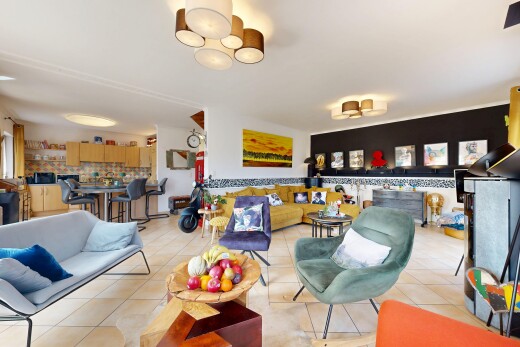 wohn- / esszimmer mit inside property, drywall, gipskartonwand, tile floor, und fliesenboden