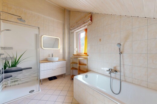 bad mit tile wall, fliesenwand, tile tub, komplettes badezimmer, und dusche