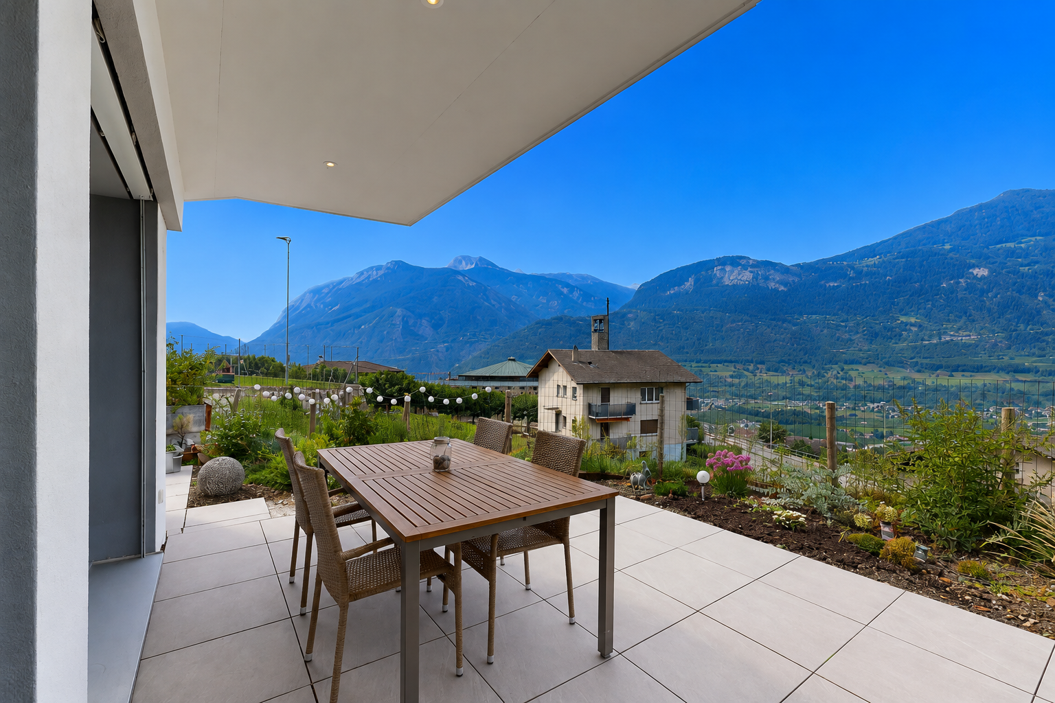 vue sur la montagne avec vue sur la montagne, mountain view, view focus, et from property