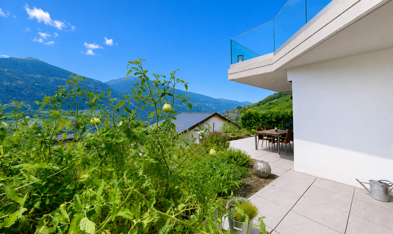 vue sur la montagne avec from property, vue sur la montagne, mountain view, view focus, et day time