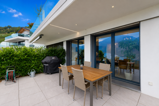 terrasse mit essbereich im freien, grill, terrasse, und day time