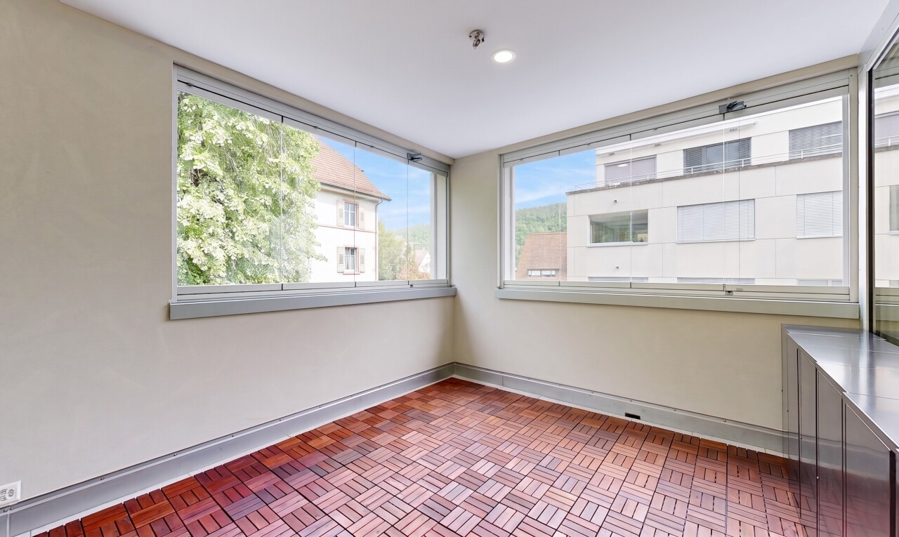 spare room with baseboards and recessed lighting