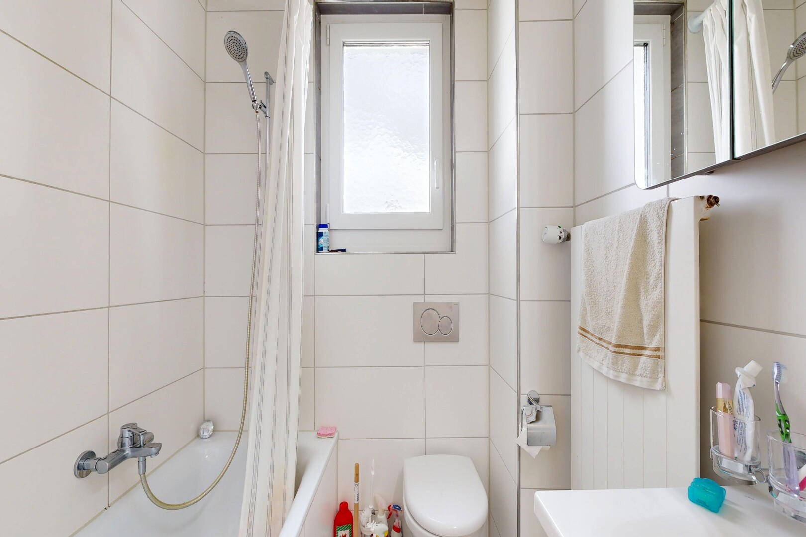 bathroom with tiled shower / bath