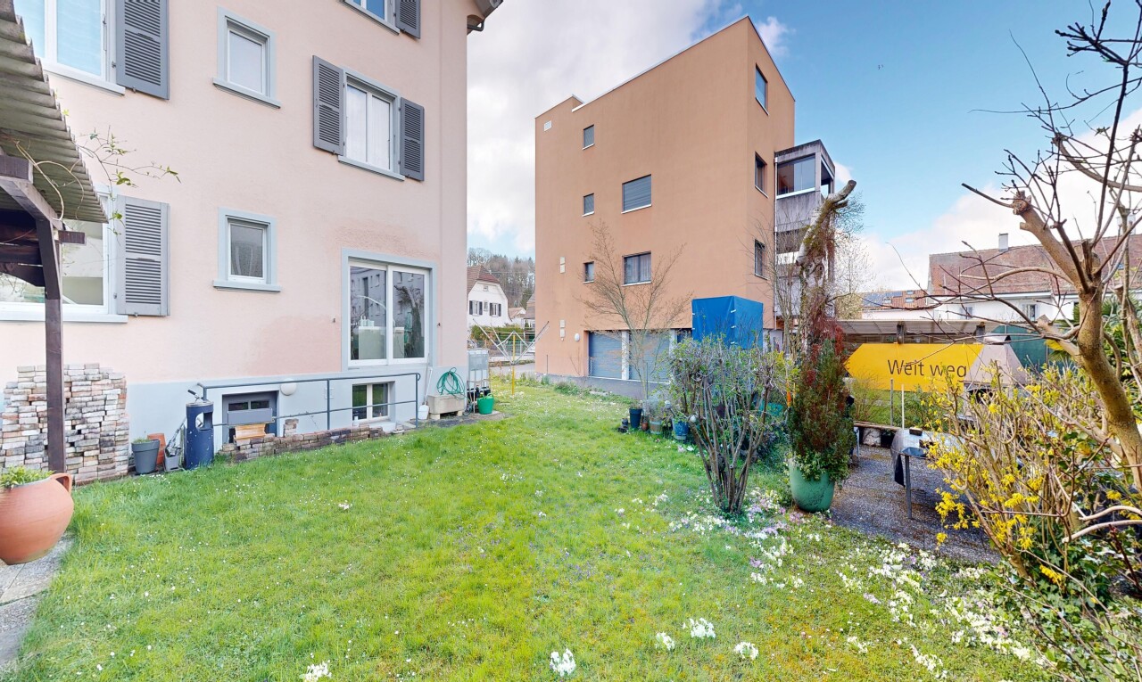 view of apartment building / complex