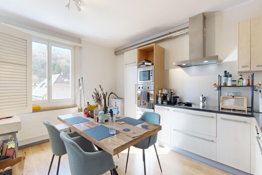 küche mit dunstabzugshaube, holzfußboden, wood finish floor, light floor, und inside property