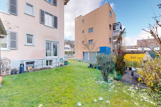 außenansicht mit blick auf wohnanlage, apartment complex view, day time, und from community