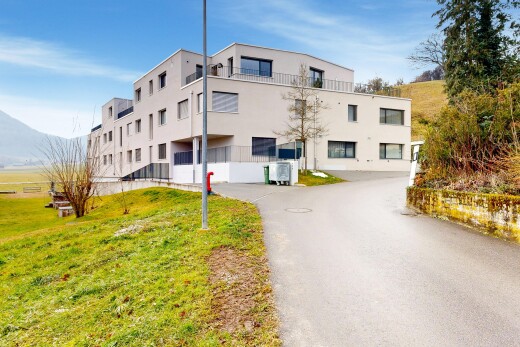 view of apartment building / complex