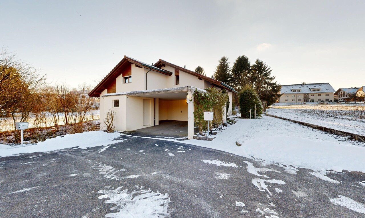 außenansicht mit snow und property visible