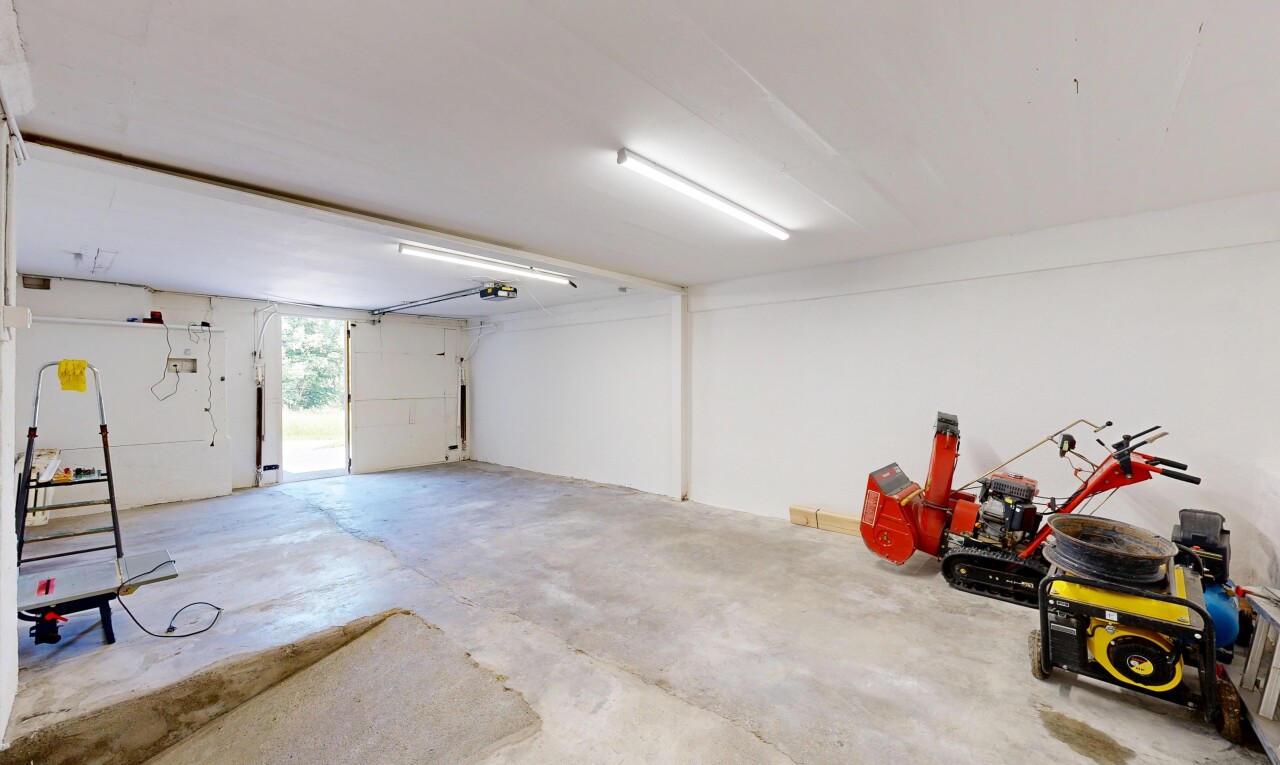 parking avec inside property