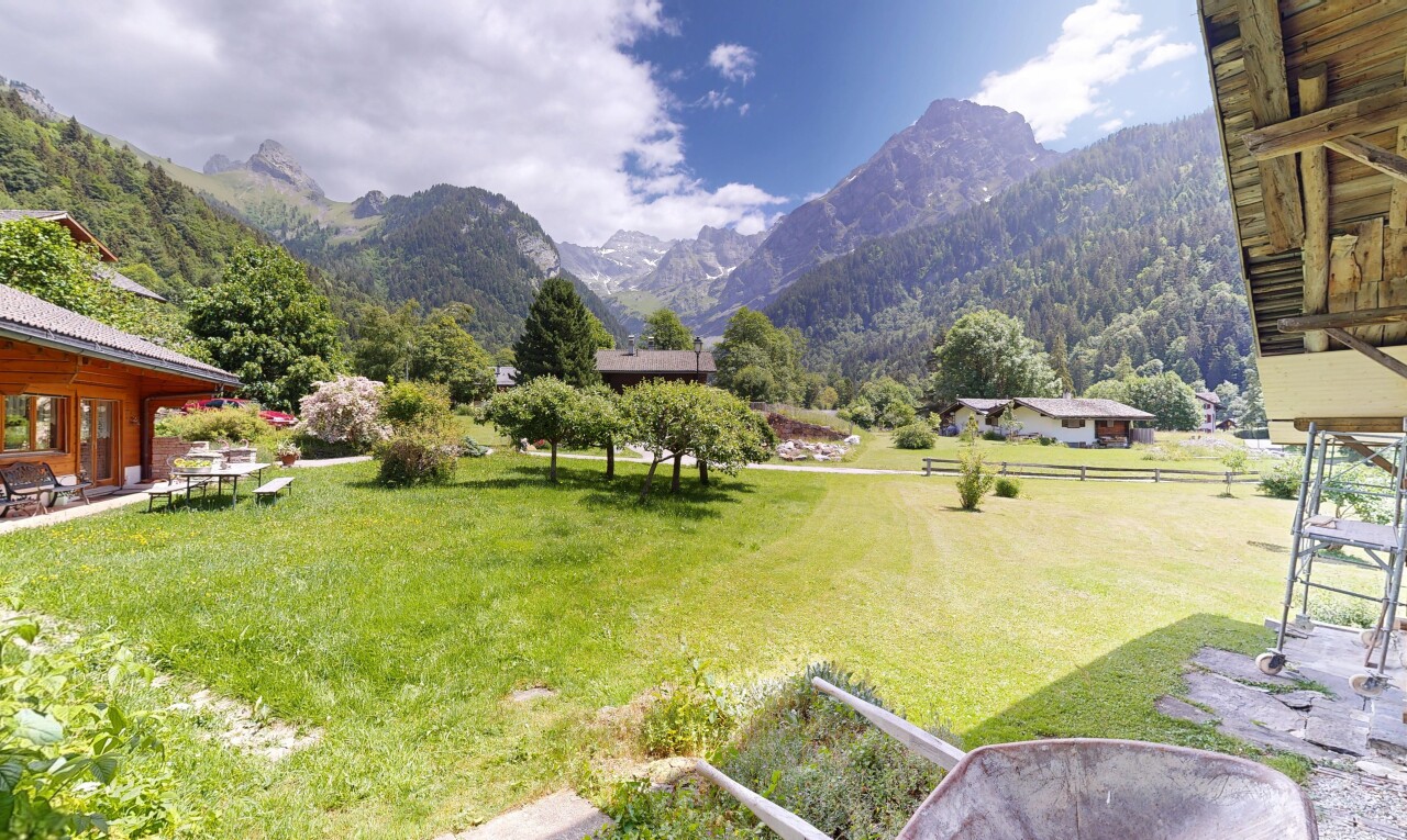 vue sur la montagne avec vue sur la montagne, mountain view, day time, et from property