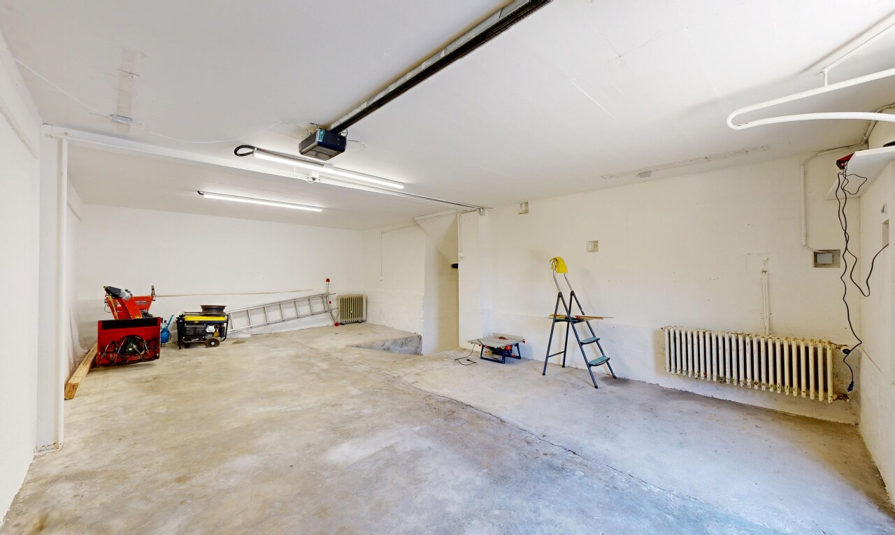 parking avec radiateur et inside property