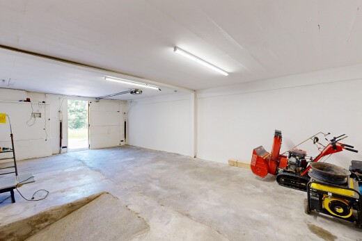 parking avec inside property