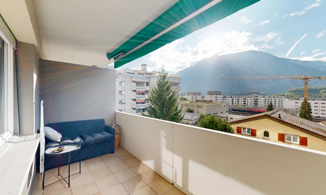 balcon avec balcon, mountain view, vue sur la montagne, view focus, et from property