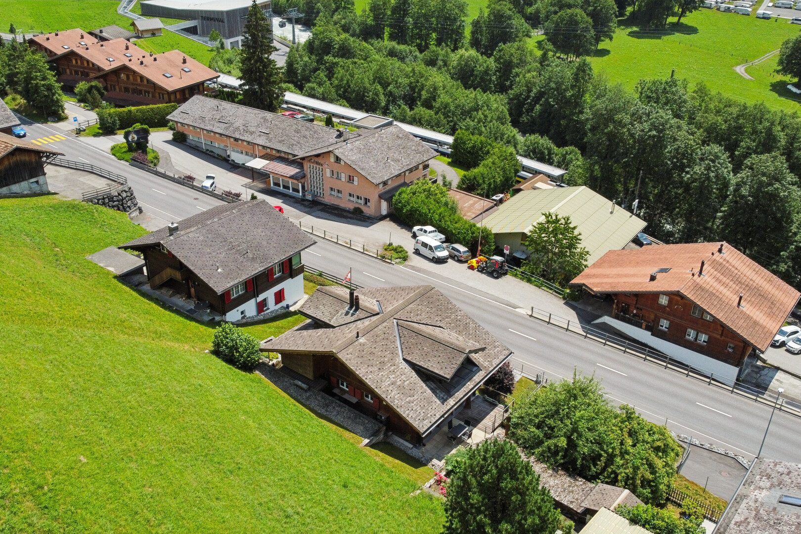 außenansicht mit rasen, wohngebietblick, residential view, und aerial view