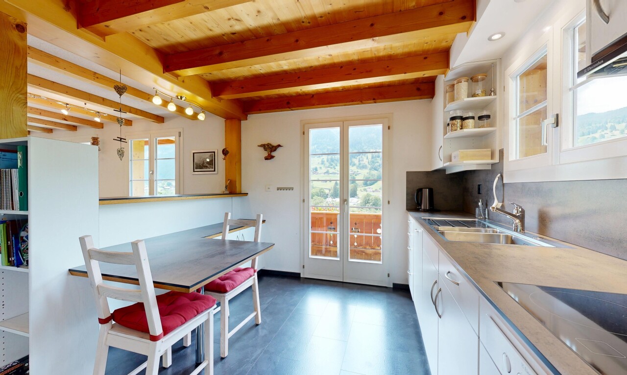 küche mit natural light, natürliches licht, inside property, beamed ceiling, und balkendecke
