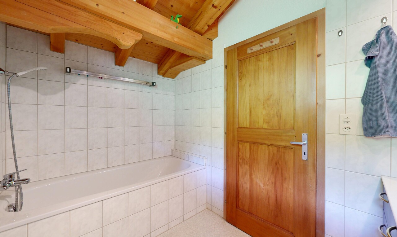 bad mit bad, komplettes badezimmer, tile wall, fliesenwand, und inside property