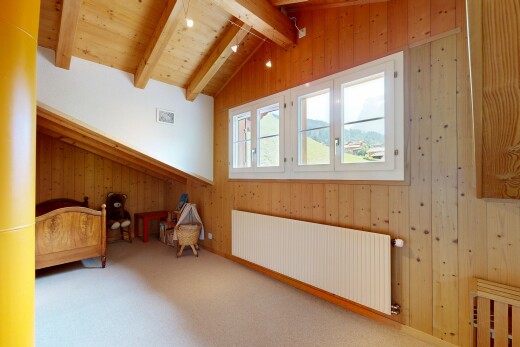 leerer raum mit kühler, beamed ceiling, balkendecke, wood ceiling, und holzdecke