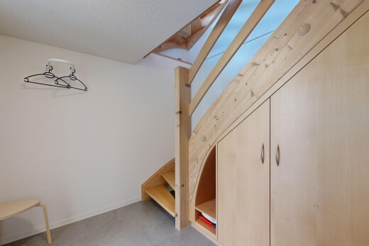 chambre avec inside property, drywall, cloison sèche, carpet, et moquette
