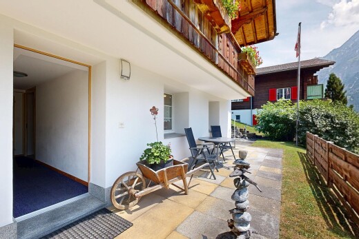 terrasse avec balcon, terrasse, day time, vue sur la montagne, et mountain view