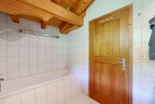 bad mit bad, komplettes badezimmer, tile wall, fliesenwand, und inside property