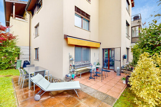 terrasse mit property visible, terrasse, day time, und essbereich im freien