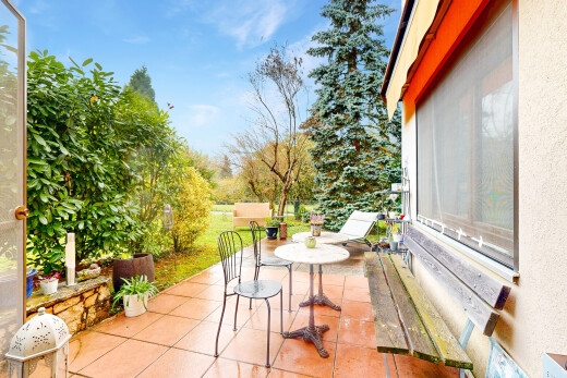 terrasse mit terrasse, from property, essbereich im freien, und day time