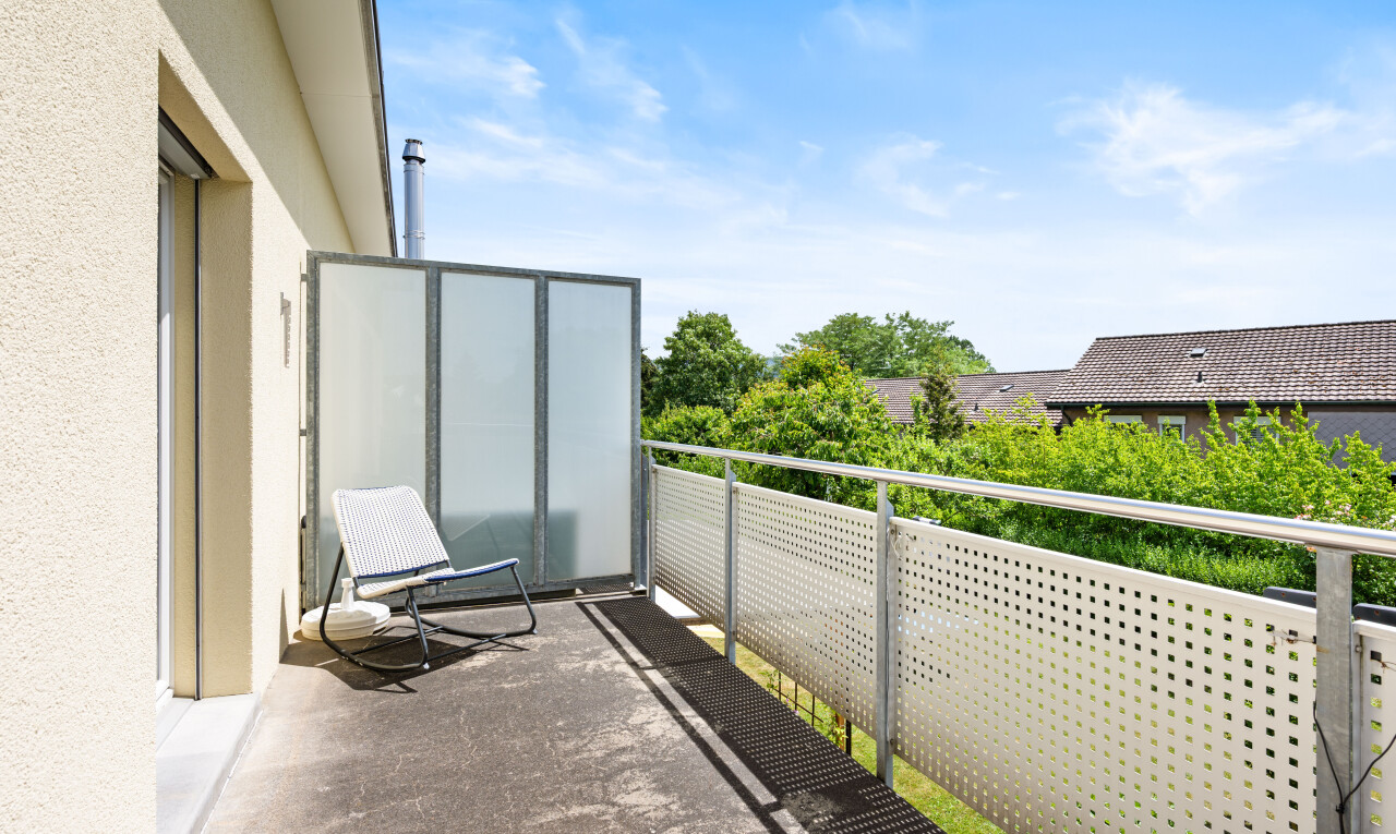 balkon mit from property, balkon, und day time