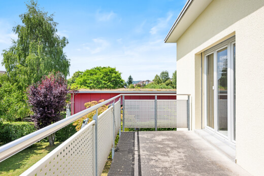 balkon mit balkon, from property, und day time