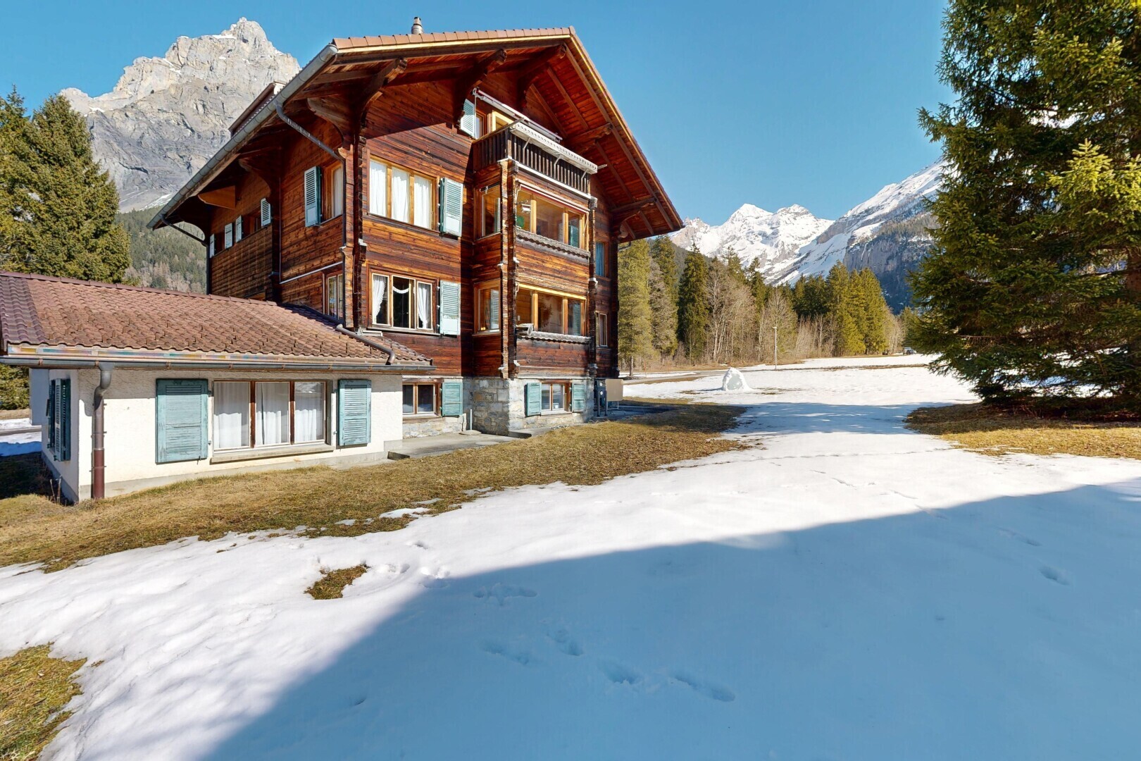 façade avec day time, vue sur la montagne, mountain view, et snow
