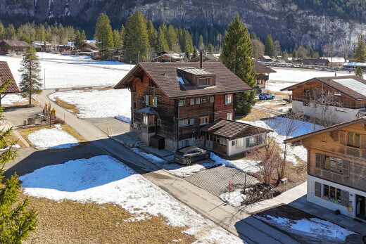 außenansicht mit snow, dachgaube, drone view, blick auf die berge, und mountain view