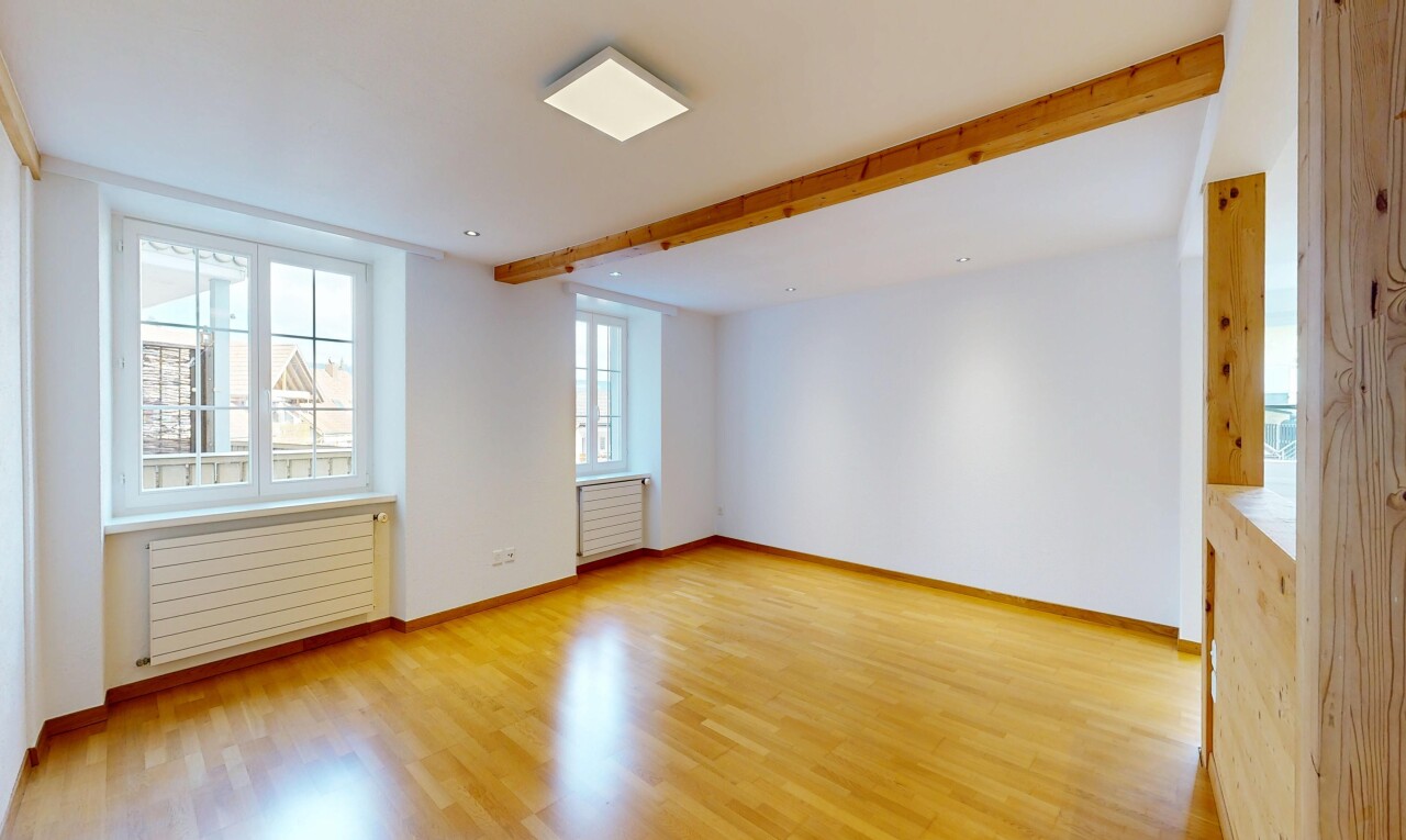 leerer raum mit kühler, natürliches licht, natural light, gipskartonwand, und drywall