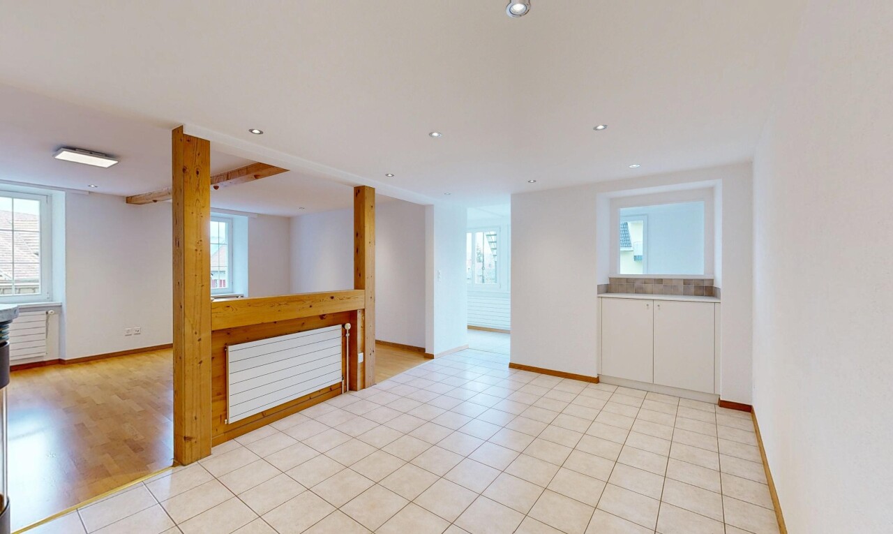 leerer raum mit inside property, light floor, gipskartonwand, drywall, und sockelleisten