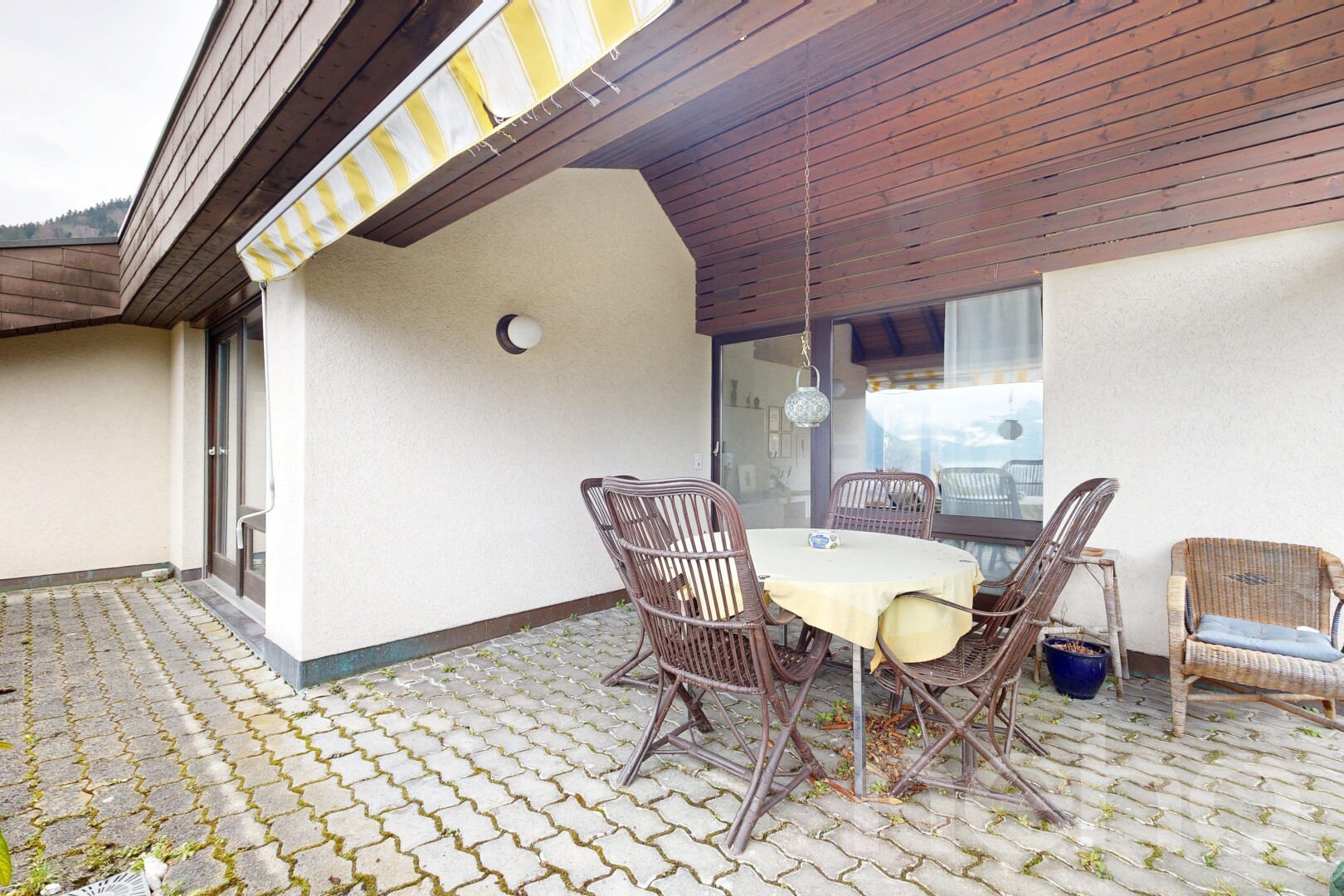 terrasse avec from property, coin repas extérieur, et terrasse