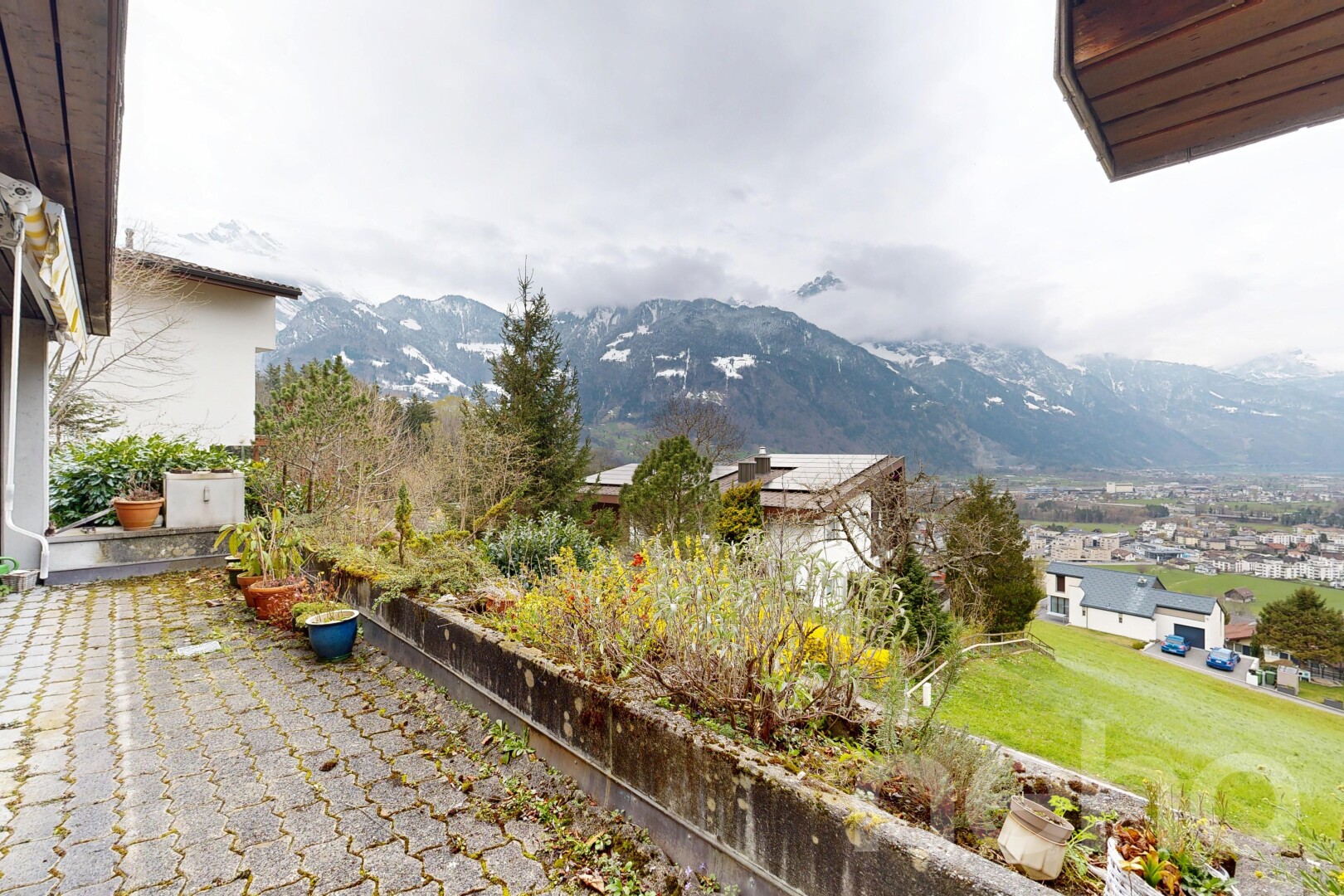 vue sur la montagne avec vue sur la montagne, mountain view, from property, et overcast