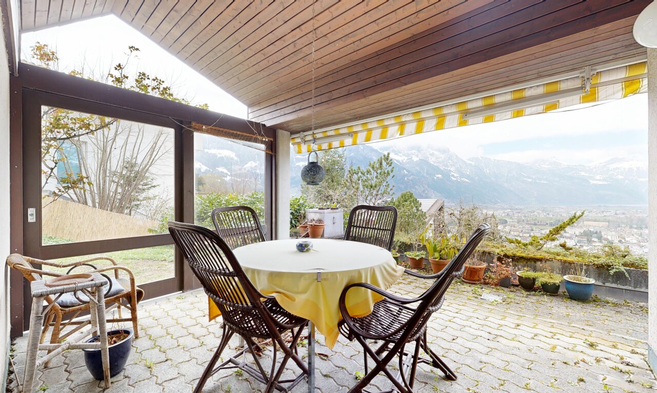 terrasse avec coin repas extérieur, from property, terrasse, mountain view, et vue sur la montagne