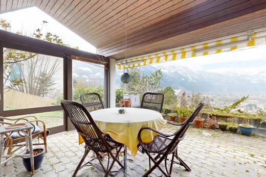 terrasse avec coin repas extérieur, from property, terrasse, mountain view, et vue sur la montagne