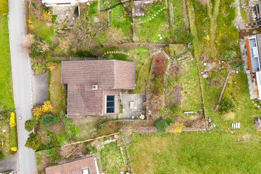 façade avec aerial view, pelouse, et bardage en bardeaux