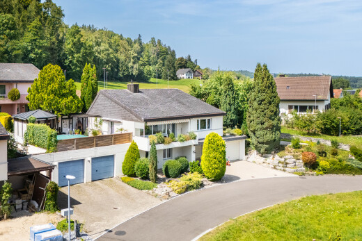außenansicht mit day time, drone view, garage, und balkon