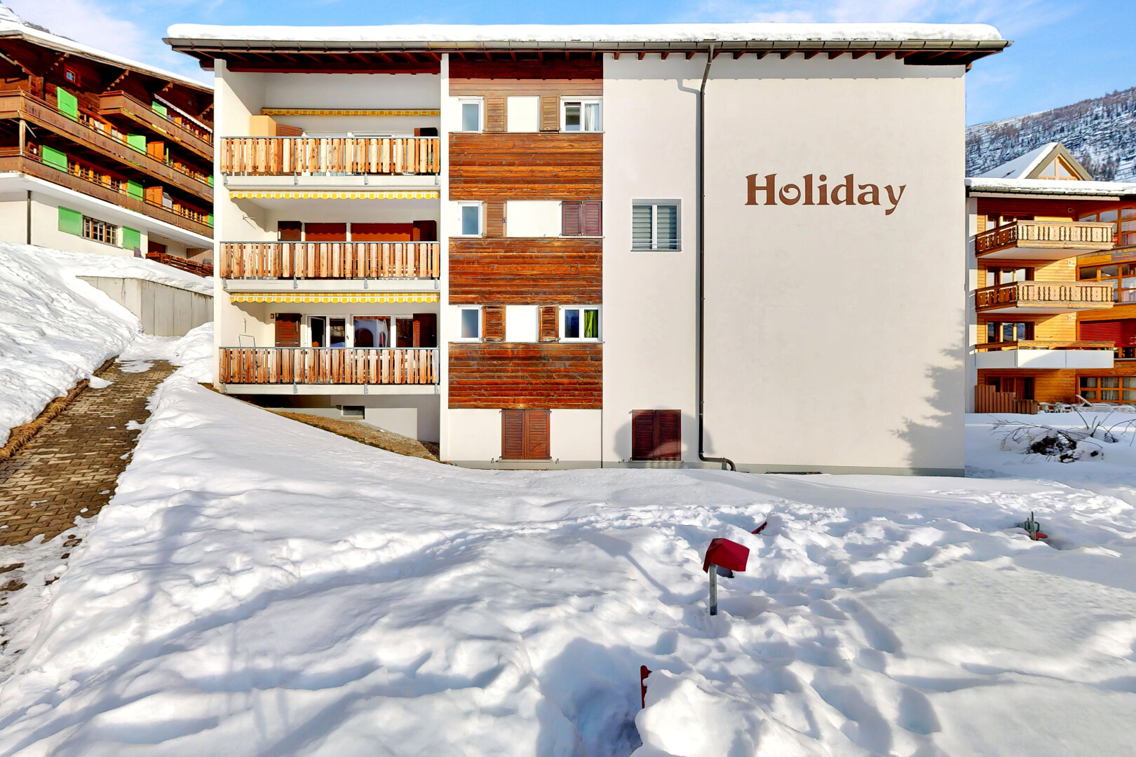außenansicht mit snow, blick auf wohnanlage, und apartment complex view