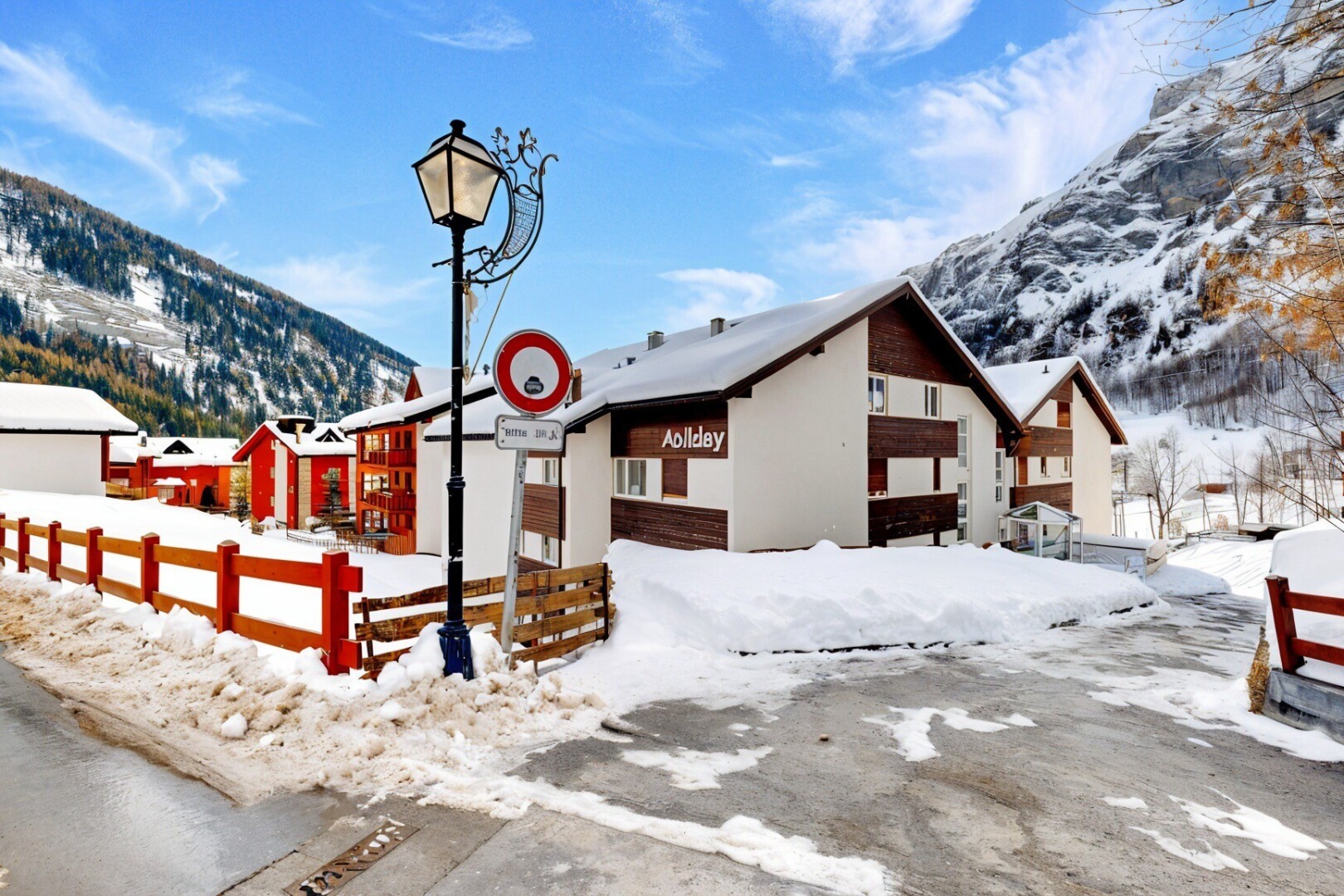 außenansicht mit snow, mountain view, blick auf die berge, und day time