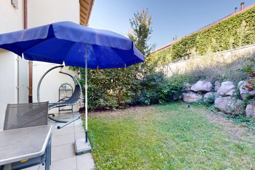 garden featuring a patio area